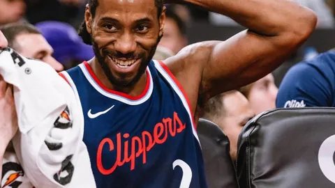 精彩对决！半场战报：维拉1-0领先特拉维夫马卡比，马特森一击制胜，大马丁扑救神勇如神！